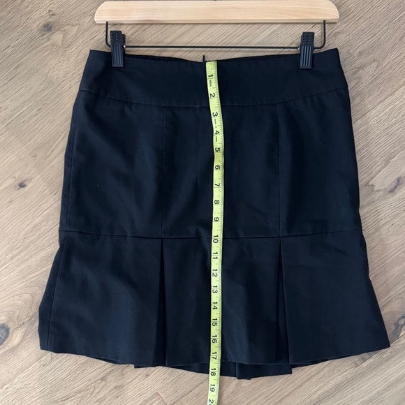 Dynamite Elegant Black Mini Skirt - Picture 5 of 6